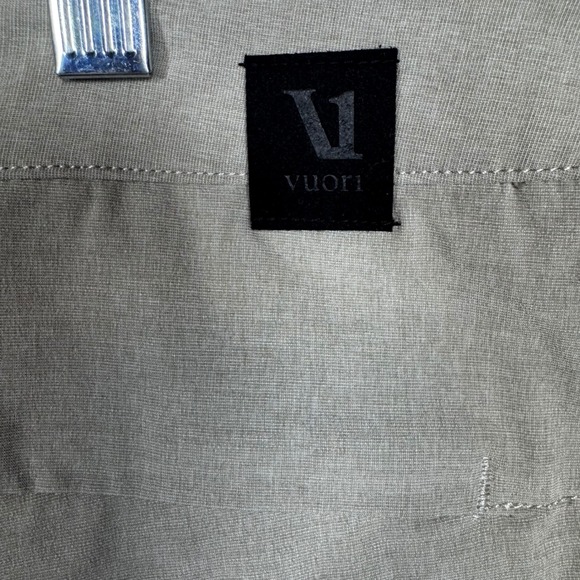 Vuori Aim Pant Mens 33 Khaki Tan V431 Technical Stretch Travel Chino Trousers - Picture 9 of 9